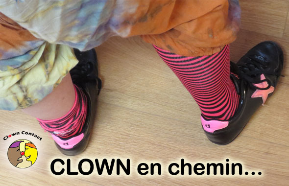 Clown en chemin